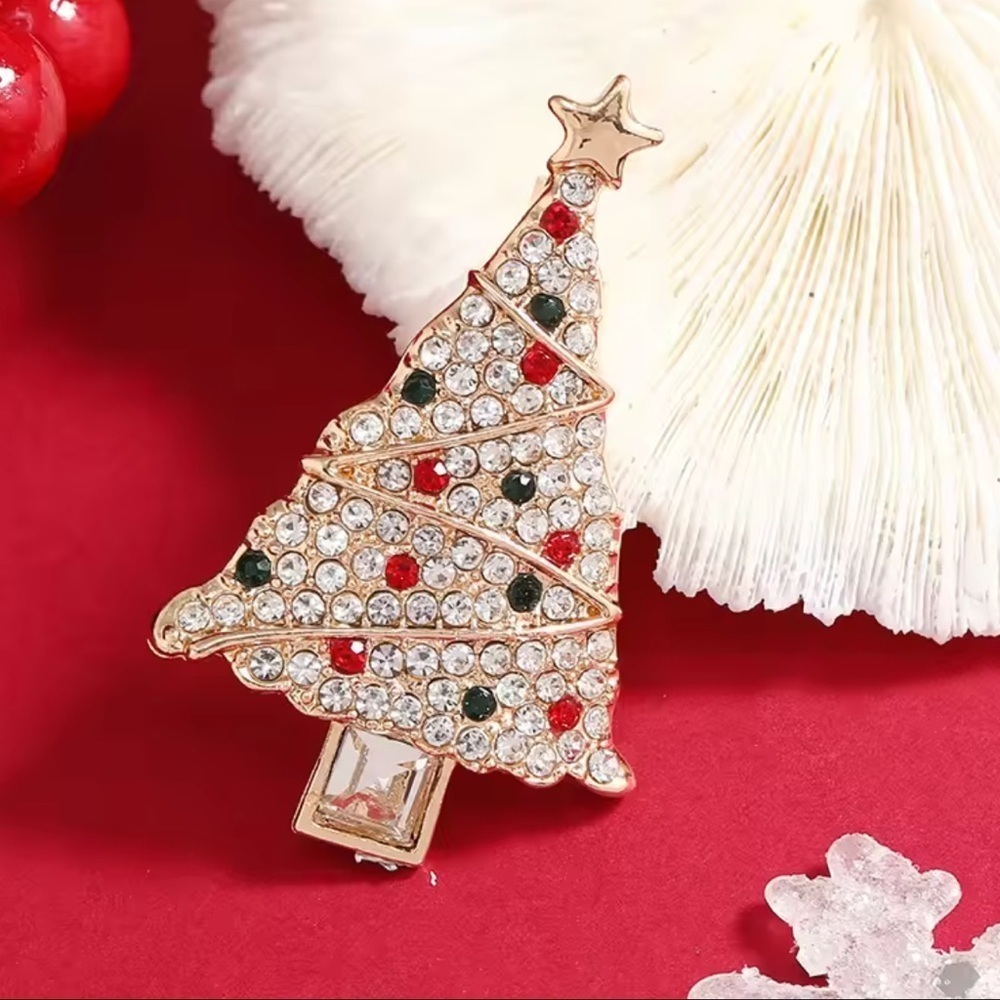 Christmas Tree Crystal Brooch